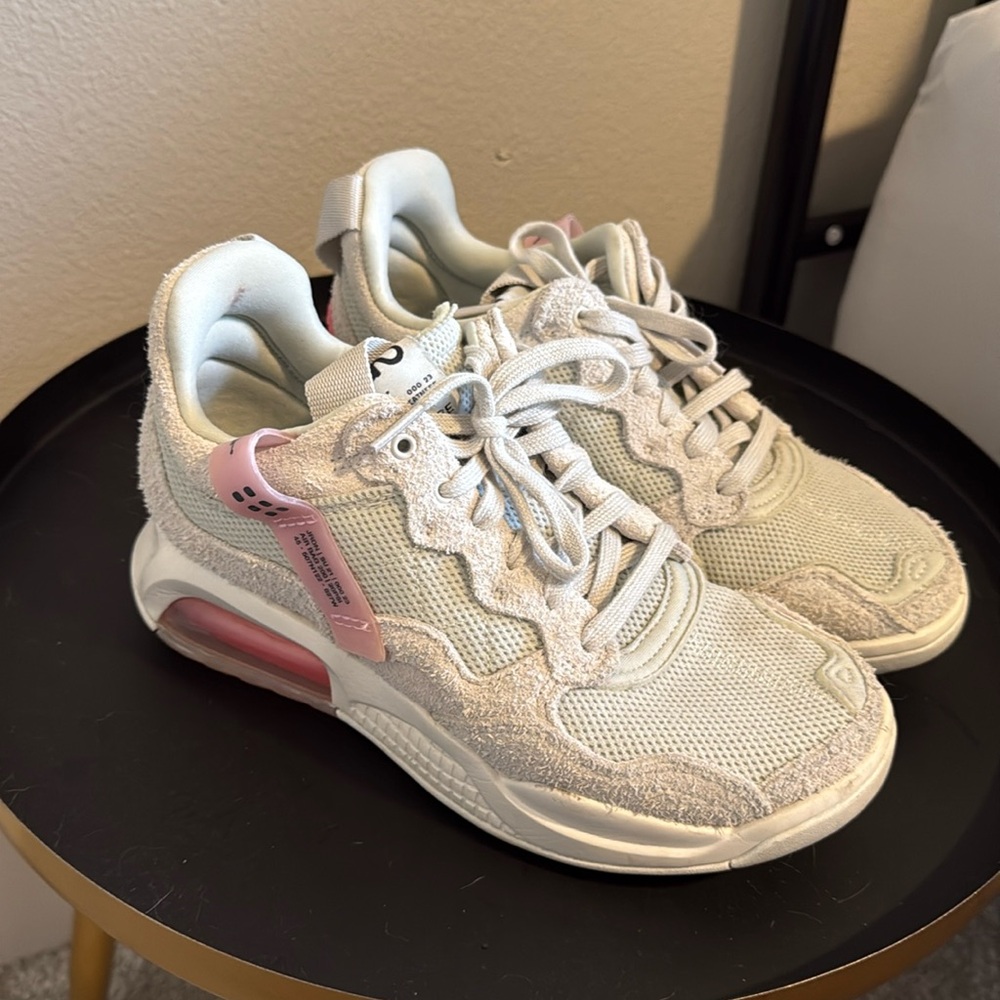 Nike Women’s Jordan MA2 “Light Bone Sunset Pulse” Size 7.5W